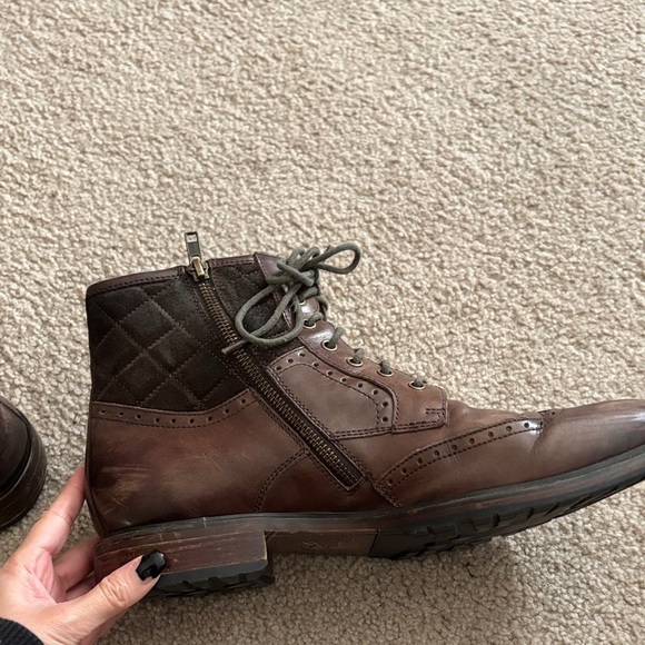 Johnston and Murphy Men\'s Brown Leather Brogue Boots size 11 main image 7
